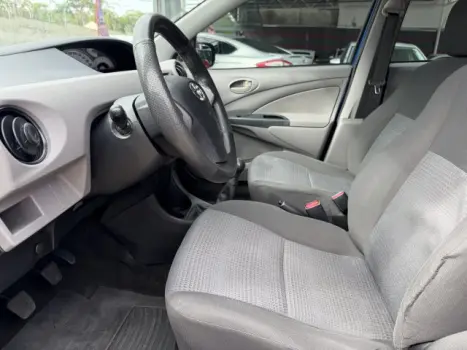 ETIOS HATCH - 1.3 XS 16V 4P MANUAL