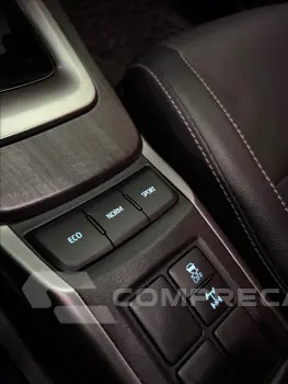 HILUX SW4 2.8 D-4D TURBO DIESEL SRX 7L 4X4 AUTOMÁ