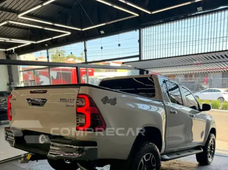 HILUX 2.8 D-4D TURBO DIESEL CD SRX 4X4 AUTOMÁTICO
