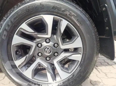 HILUX SW4 2.8 D-4D TURBO DIESEL SRX PLATINUM 7L 4