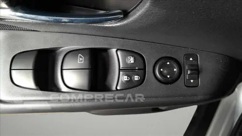 KICKS PLAY 1.6 16V FLEXSTART SENSE XTRONIC